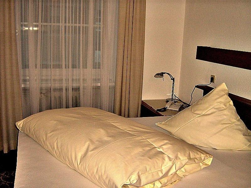Hotel Restaurant Baeren Фройденщат Стая снимка