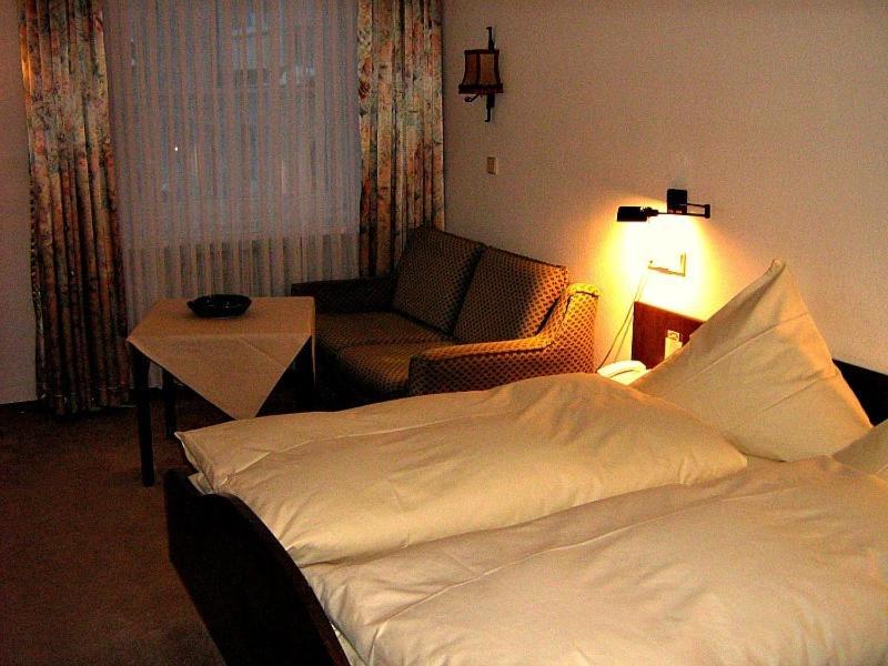Hotel Restaurant Baeren Фройденщат Стая снимка