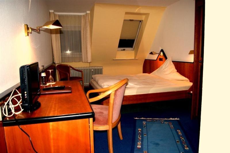 Hotel Restaurant Baeren Фройденщат Стая снимка