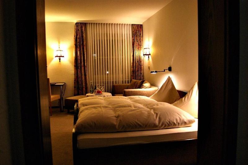 Hotel Restaurant Baeren Фройденщат Стая снимка